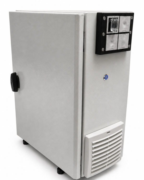 IndustrialEdition 2026 IP43 IP54 IPX4 IPX3 Workstation im Industriegehäuse mit Vandalismus-Taster, icotek KEL 16/4, KEL-SNAP 24 und IP54 Filterlüfter